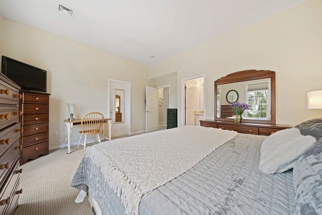 7 Evergreen Circle 7, Canton, MA 02021
