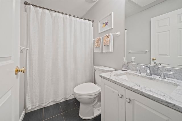 7 Evergreen Circle 7, Canton, MA 02021