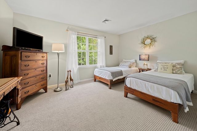 7 Evergreen Circle 7, Canton, MA 02021