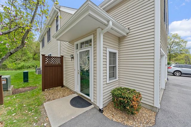 7 Evergreen Circle 7, Canton, MA 02021