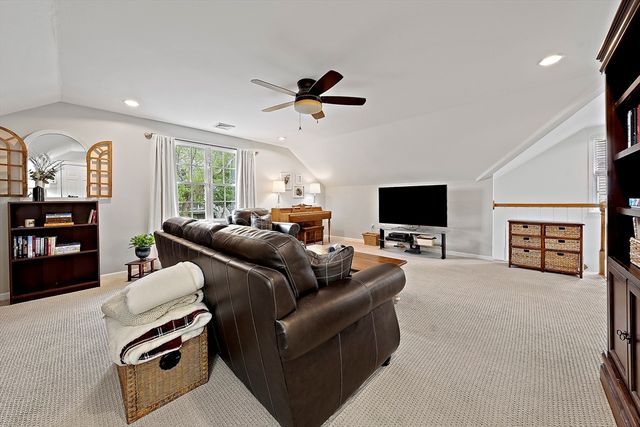 7 Evergreen Circle 7, Canton, MA 02021