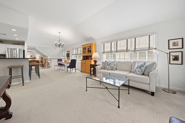 7 Evergreen Circle 7, Canton, MA 02021