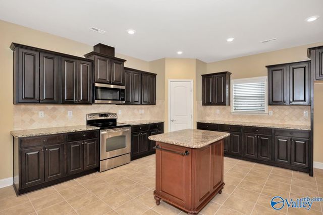 116 Chesnut Heath Court, Madison, AL 35756