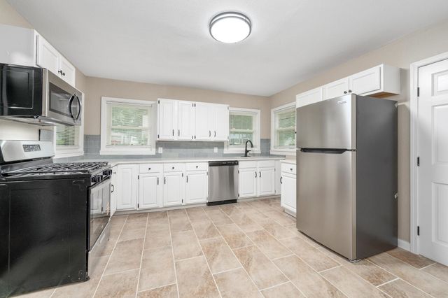 3430 E Crystal St, Wichita, KS 67216