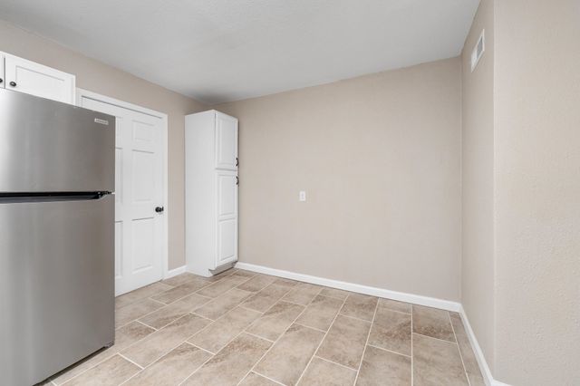 3430 E Crystal St, Wichita, KS 67216