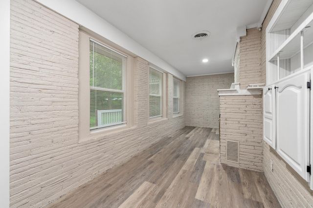 3430 E Crystal St, Wichita, KS 67216