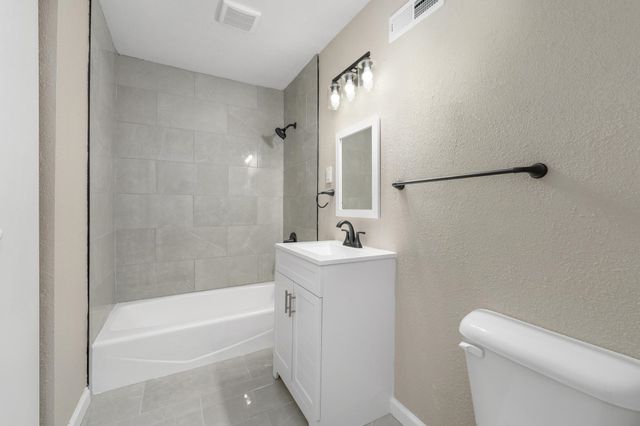 3430 E Crystal St, Wichita, KS 67216