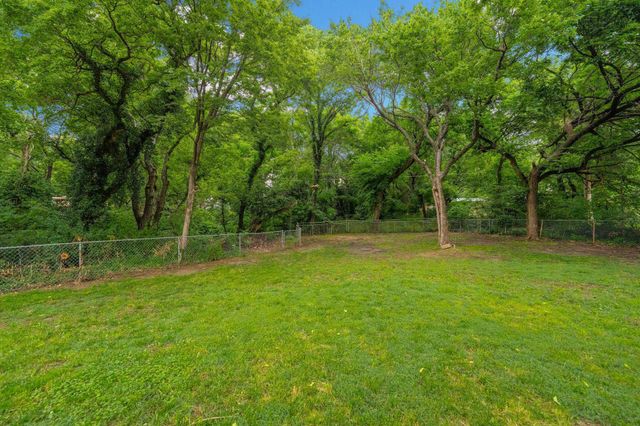3430 E Crystal St, Wichita, KS 67216