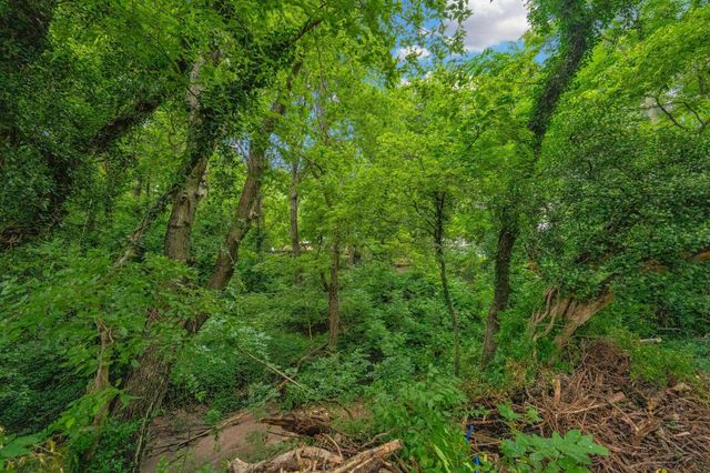 3430 E Crystal St, Wichita, KS 67216