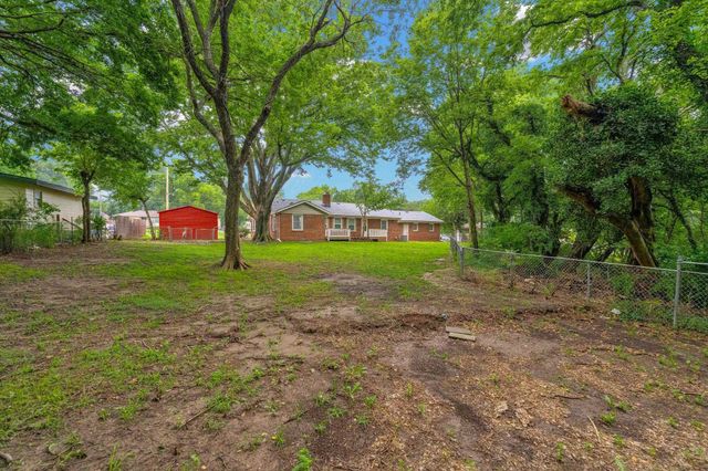 3430 E Crystal St, Wichita, KS 67216