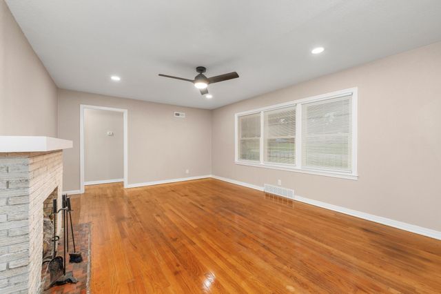 3430 E Crystal St, Wichita, KS 67216