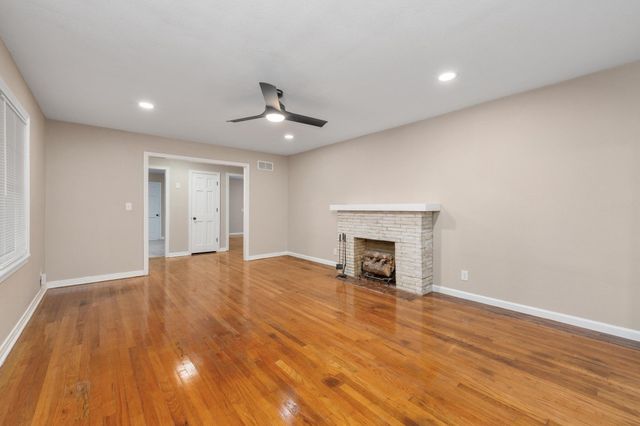 3430 E Crystal St, Wichita, KS 67216