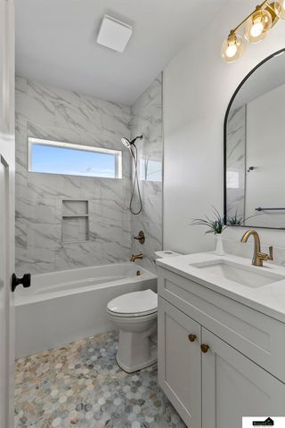 926 W El Alameda Street, Lincoln, NE 68523