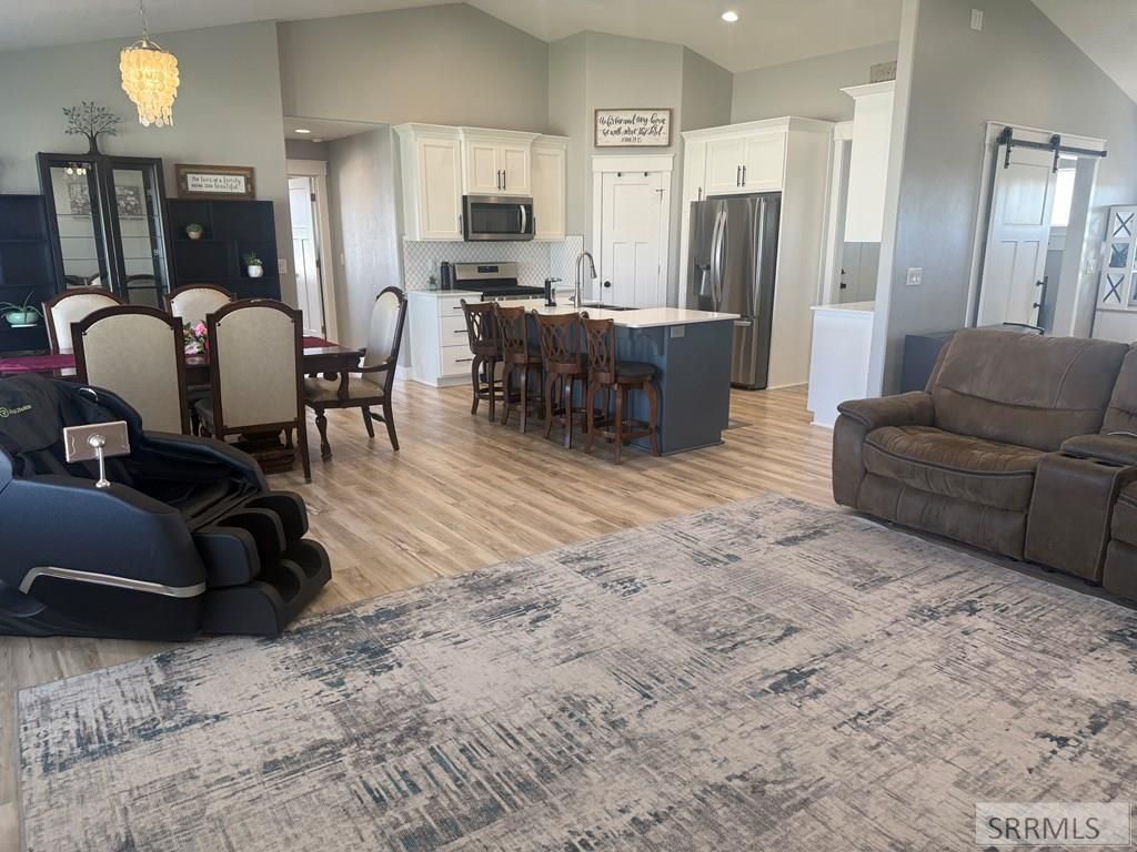 Image 13 of property listing at 5038 Cassie Drive, Chubbuck, ID 83202