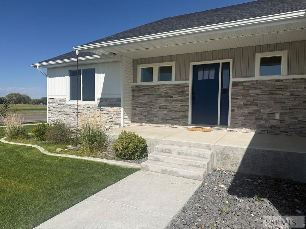 Image 4 of property listing at 5038 Cassie Drive, Chubbuck, ID 83202