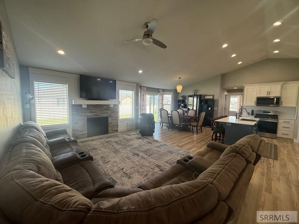 Image 8 of property listing at 5038 Cassie Drive, Chubbuck, ID 83202