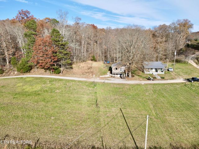 303 Robertson Lane, Speedwell, TN 37870
