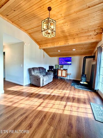 303 Robertson Lane, Speedwell, TN 37870