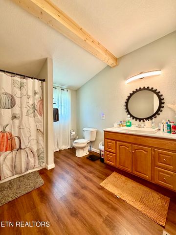 303 Robertson Lane, Speedwell, TN 37870