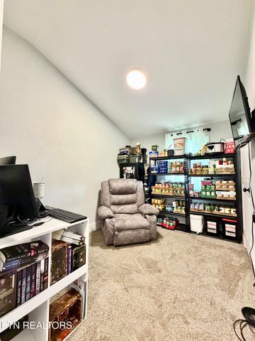 303 Robertson Lane, Speedwell, TN 37870