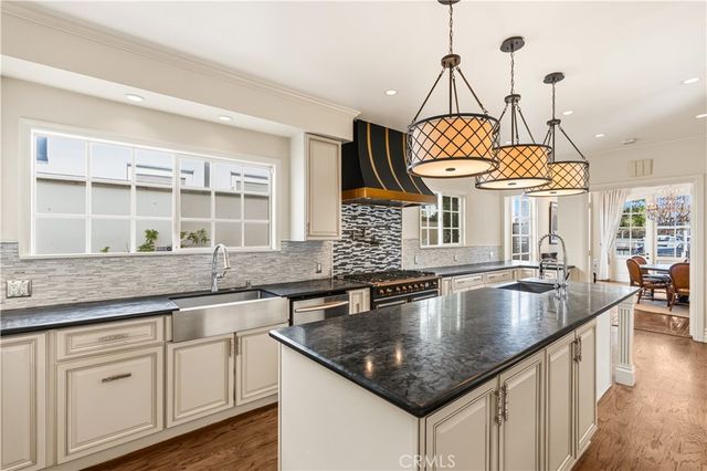 94 Linda Isle, Newport Beach, CA 92660