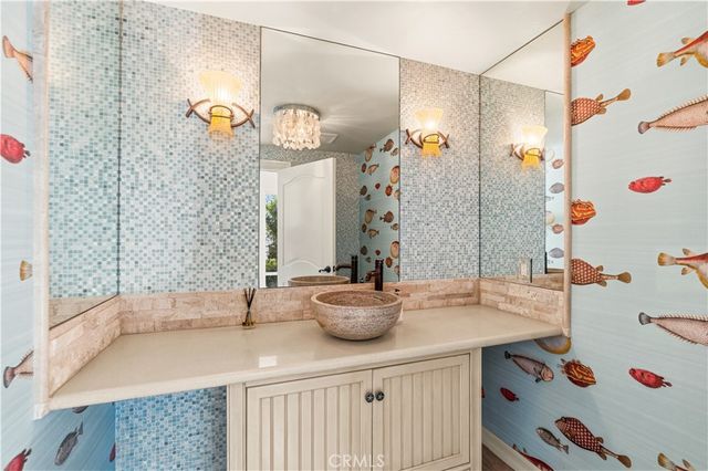 94 Linda Isle, Newport Beach, CA 92660