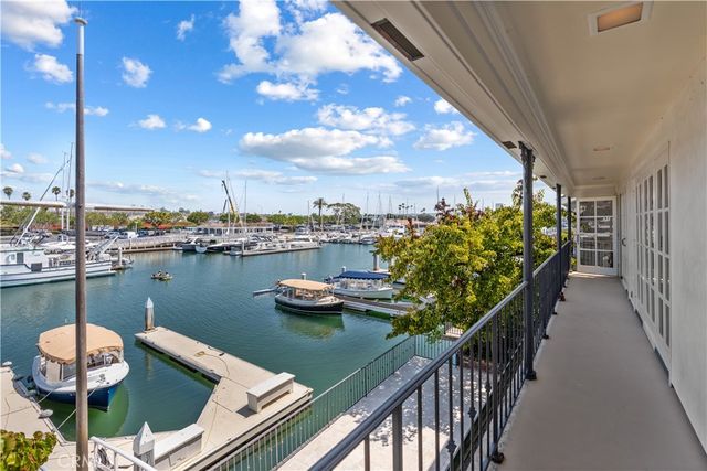 94 Linda Isle, Newport Beach, CA 92660