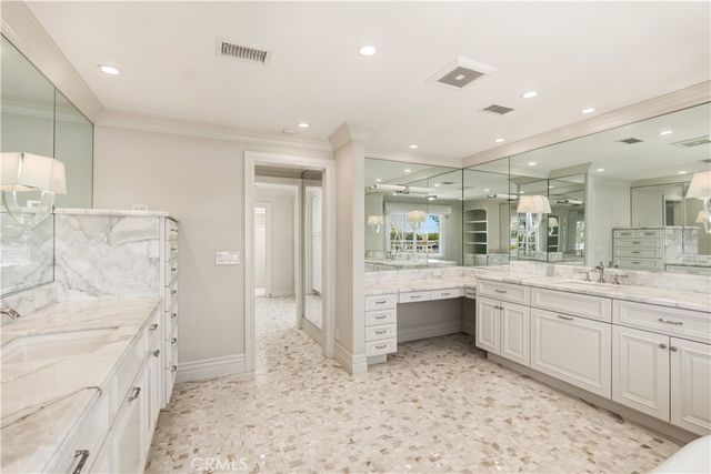 94 Linda Isle, Newport Beach, CA 92660