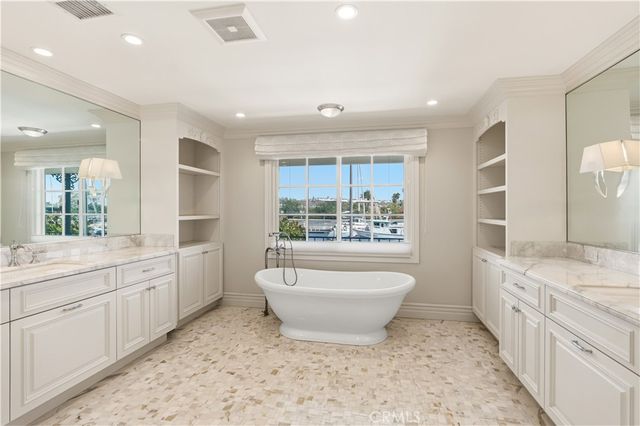 94 Linda Isle, Newport Beach, CA 92660