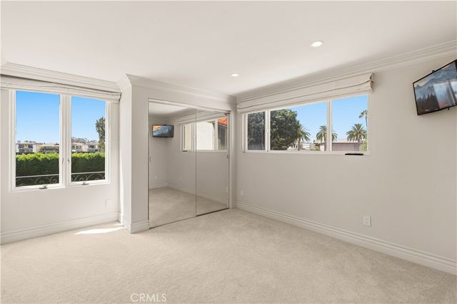 94 Linda Isle, Newport Beach, CA 92660