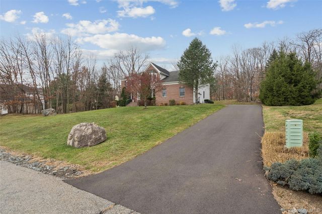 51 Cedar Drive, Tuxedo Park, NY 10987