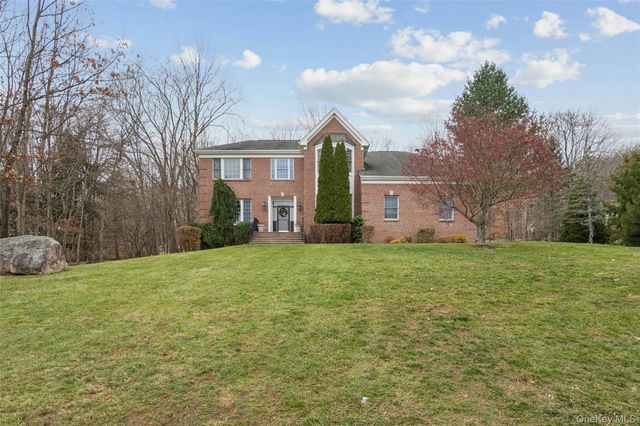 51 Cedar Drive, Tuxedo Park, NY 10987