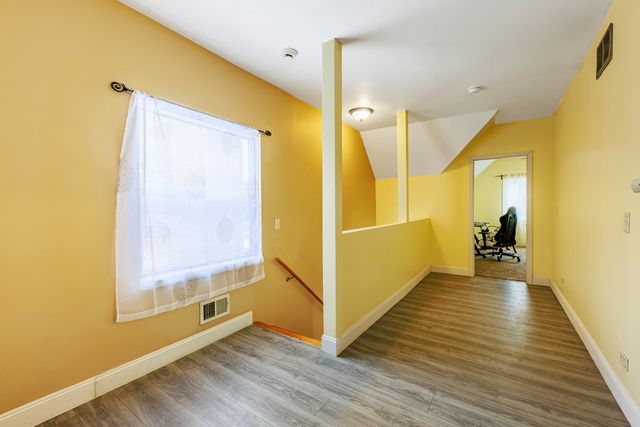 7412 S PHILLIPS Avenue, Chicago, IL 60649