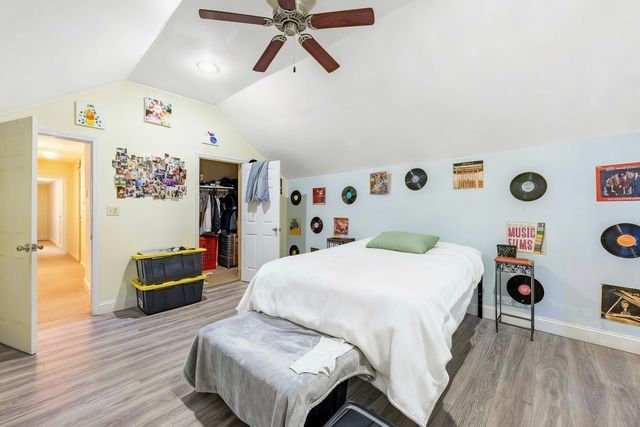 7412 S PHILLIPS Avenue, Chicago, IL 60649