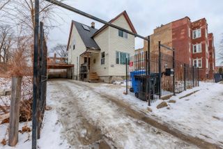 7412 S PHILLIPS Avenue, Chicago, IL 60649