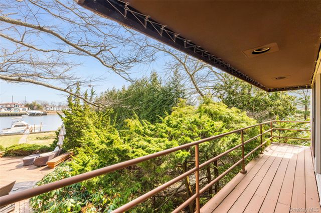 214 Cedar Avenue, Hewlett Bay Park, NY 11557