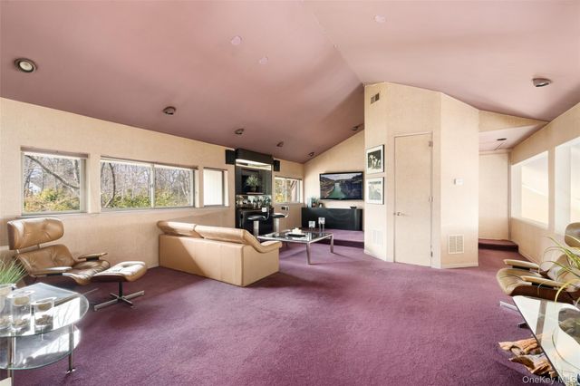 214 Cedar Avenue, Hewlett Bay Park, NY 11557