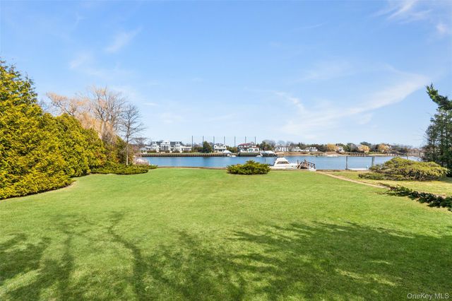 214 Cedar Avenue, Hewlett Bay Park, NY 11557