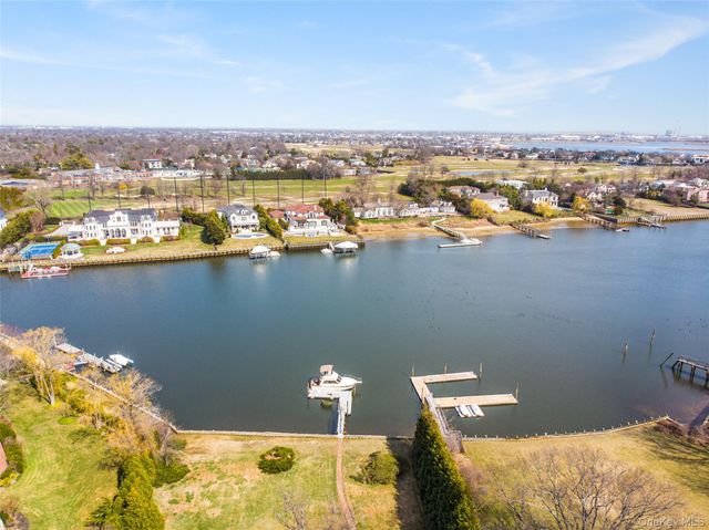 214 Cedar Avenue, Hewlett Bay Park, NY 11557