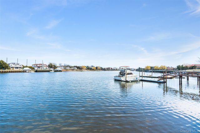 214 Cedar Avenue, Hewlett Bay Park, NY 11557