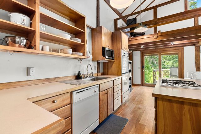 139 Old Country Road, New Ipswich, NH 03071