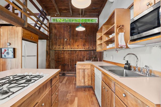 139 Old Country Road, New Ipswich, NH 03071