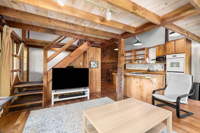 139 Old Country Road, New Ipswich, NH 03071
