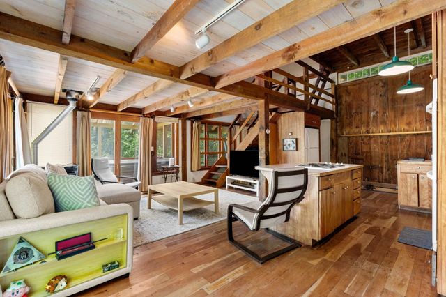 139 Old Country Road, New Ipswich, NH 03071
