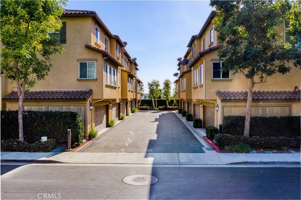 Image 3 of property listing at 506 W Linden, Orange, CA 92865