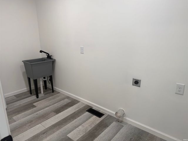 1208 N Mulberry Street, Hartford City, IN 47348