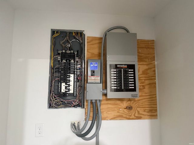 1208 N Mulberry Street, Hartford City, IN 47348