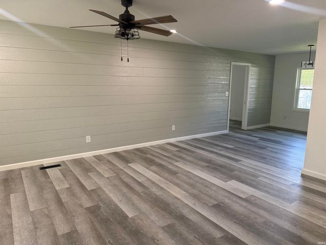 1208 N Mulberry Street, Hartford City, IN 47348