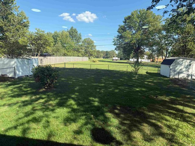 1208 N Mulberry Street, Hartford City, IN 47348