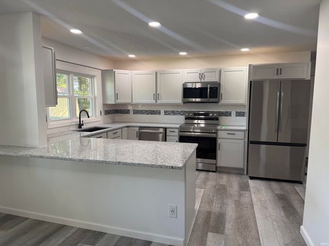 1208 N Mulberry Street, Hartford City, IN 47348